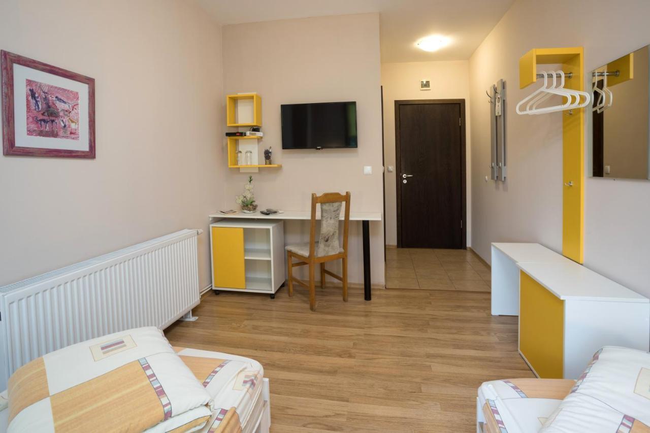Hanovete Hotel Pliska Extérieur photo
