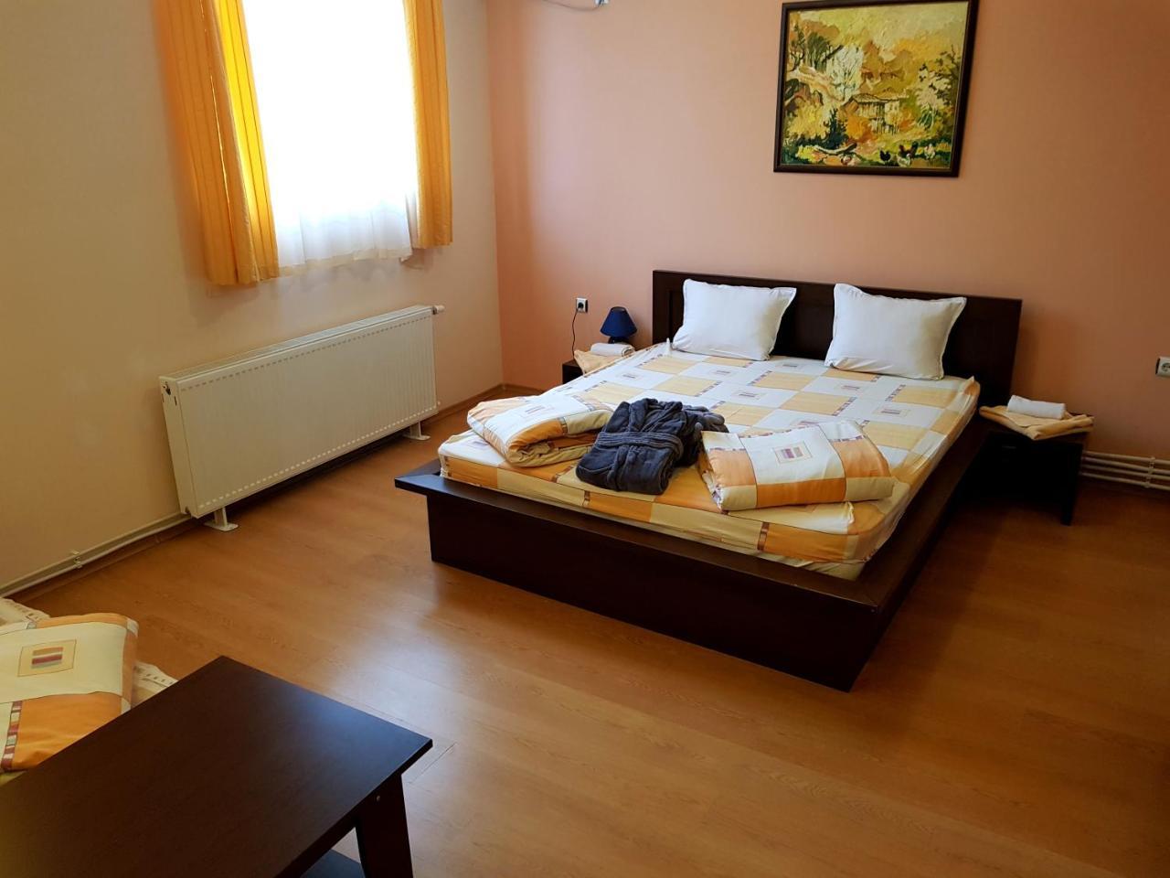 Hanovete Hotel Pliska Extérieur photo
