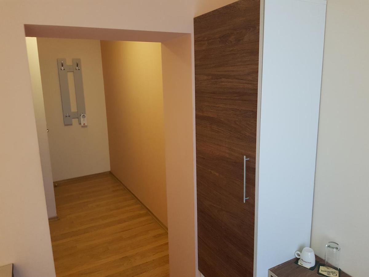 Hanovete Hotel Pliska Extérieur photo